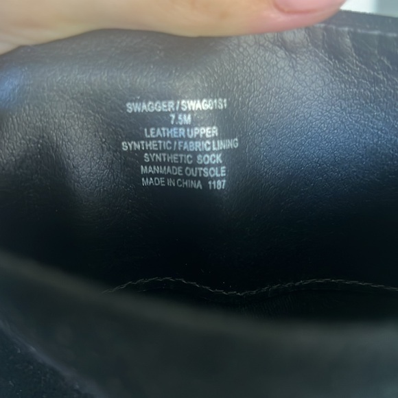 Only worn once. Very nice condition. Steve Madden swagger suede boots 7.5 - Picture 3 of 3